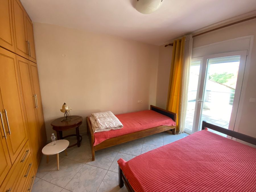 Photo 351568517