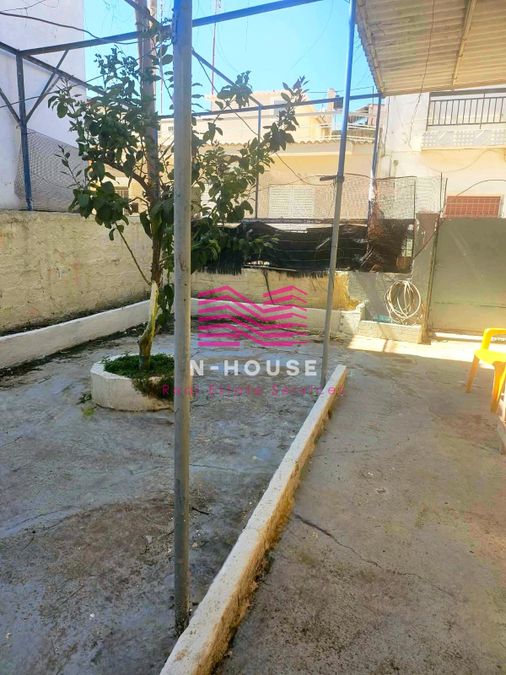 Photo 351714995