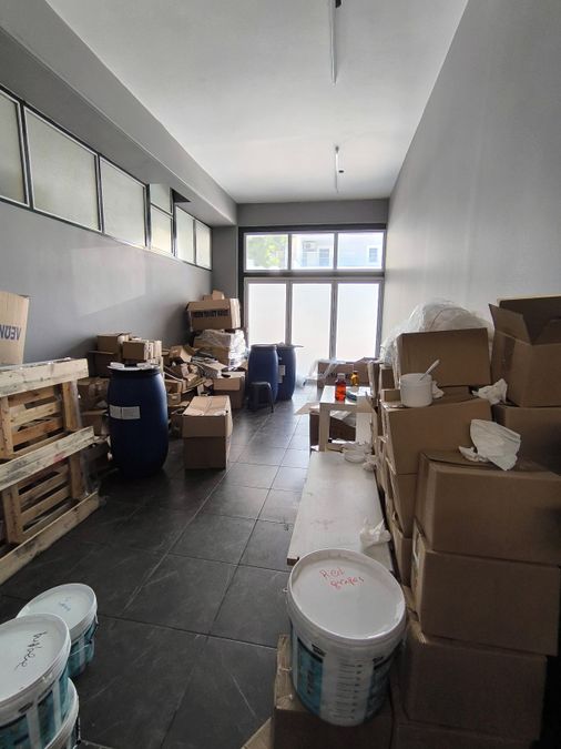 Photo 351755411