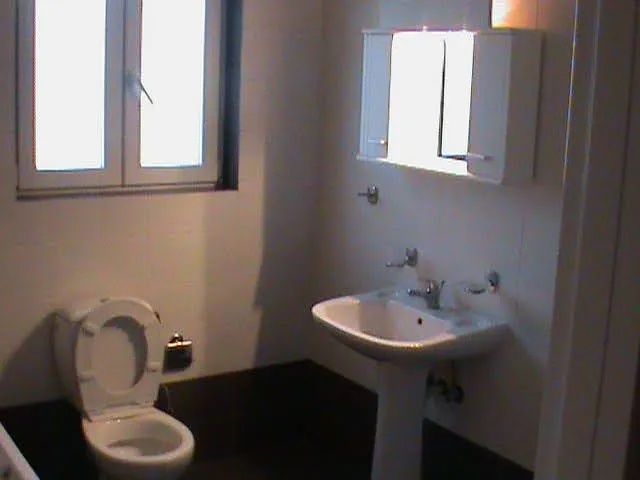 Photo 351940022