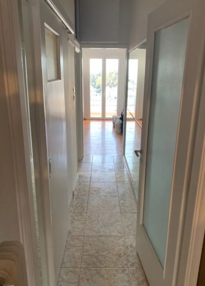Photo 352122995