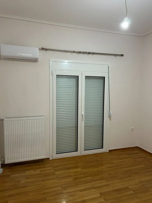 Photo 352128269