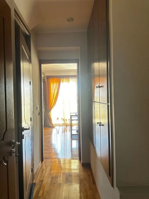 Photo 352288580