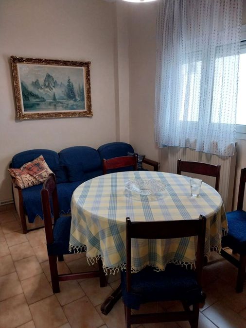 Photo 352303289