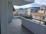 Photo 352413329