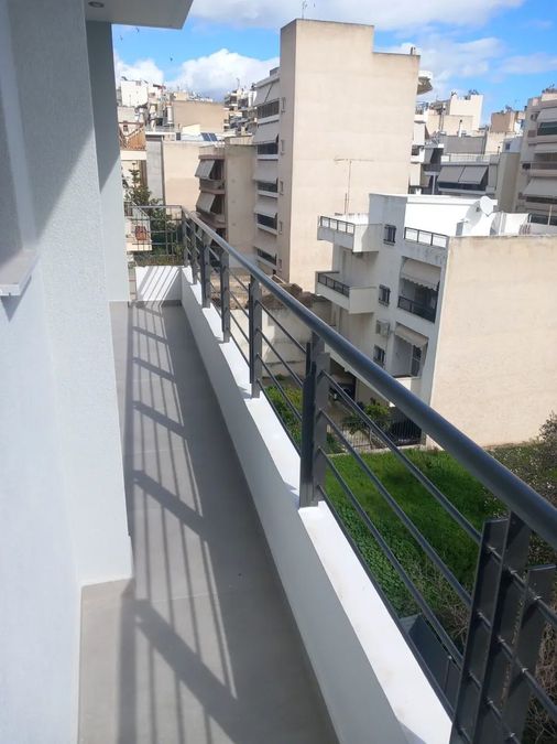 Photo 352413341