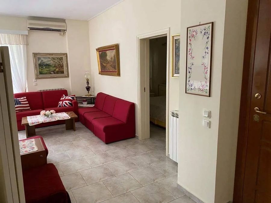 Photo 352416587