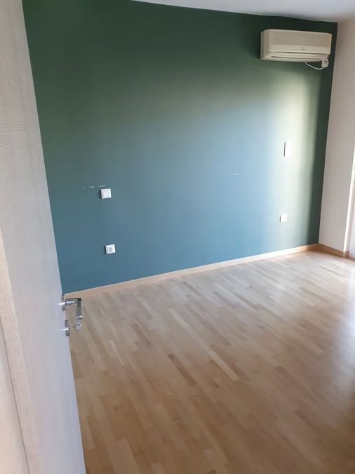Photo 352520942