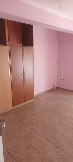 Photo 352521674