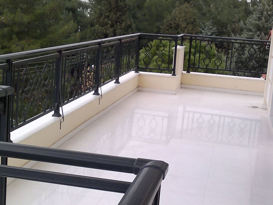 Photo 352555586