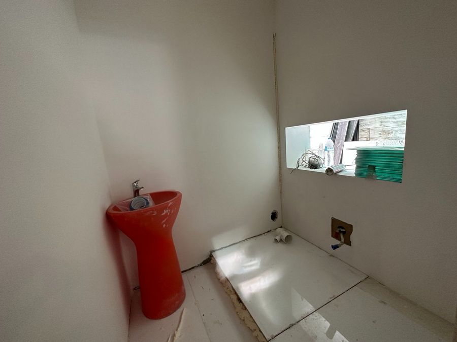 Photo 352564181