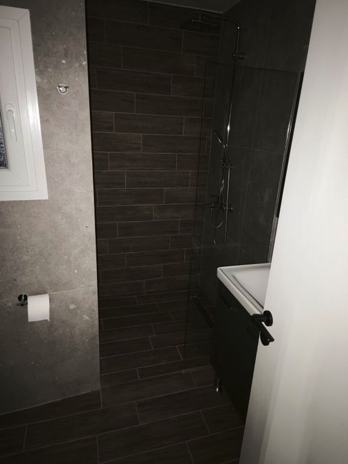 Photo 352571735