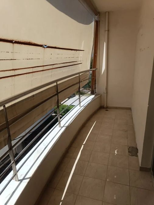 Photo 352572467