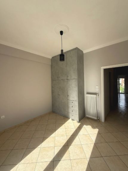Photo 352573442