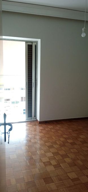 Photo 352648130