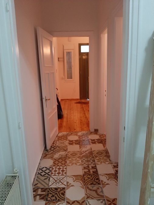 Photo 352653947