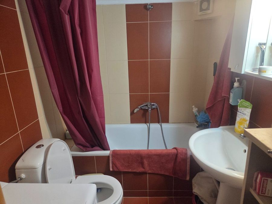 Photo 352782293