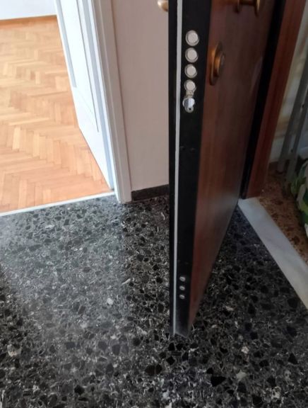 Photo 352783829
