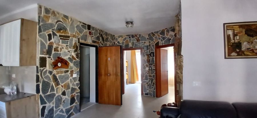 Photo 352793342
