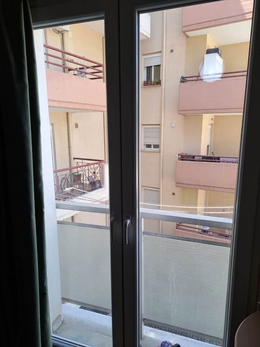 Photo 352811726