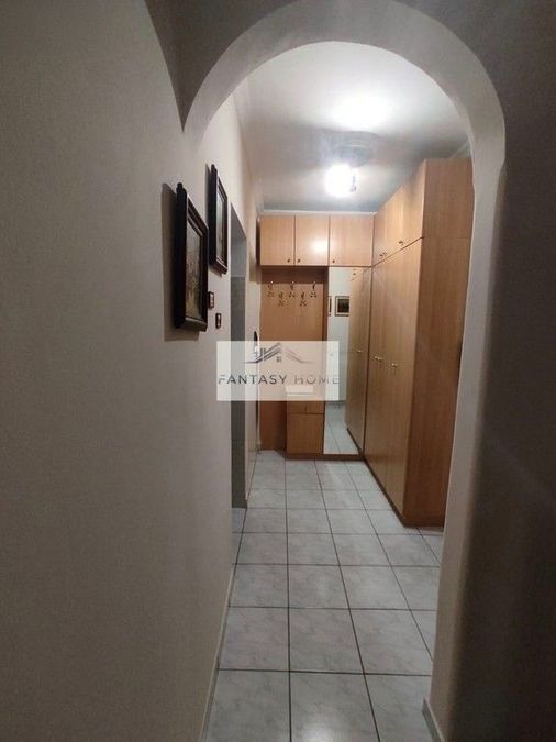 Photo 352880306