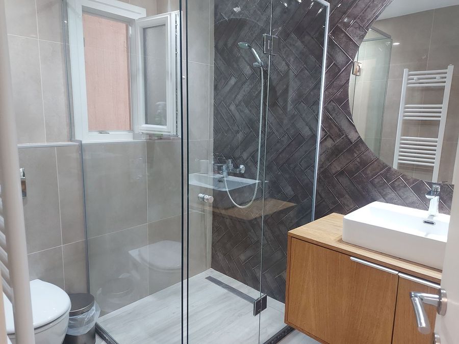 Photo 353070056