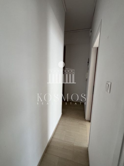 Photo 353072129
