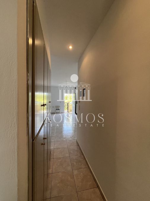 Photo 353163905