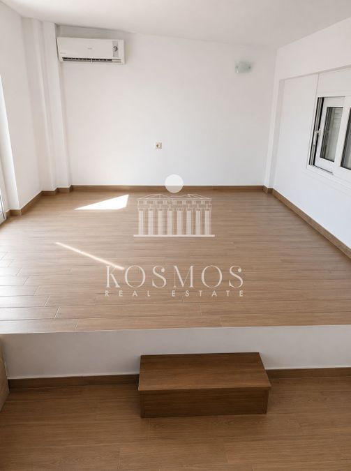 Photo 353362295