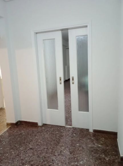 Photo 353371673
