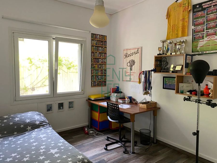 Photo 353453063