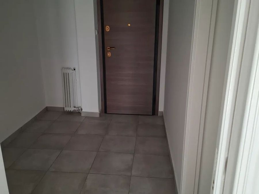 Photo 354157439