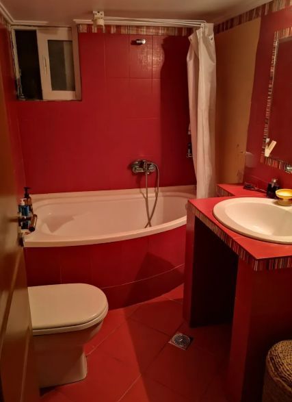 Photo 354237275
