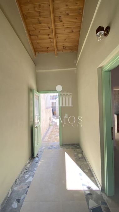 Photo 354628814