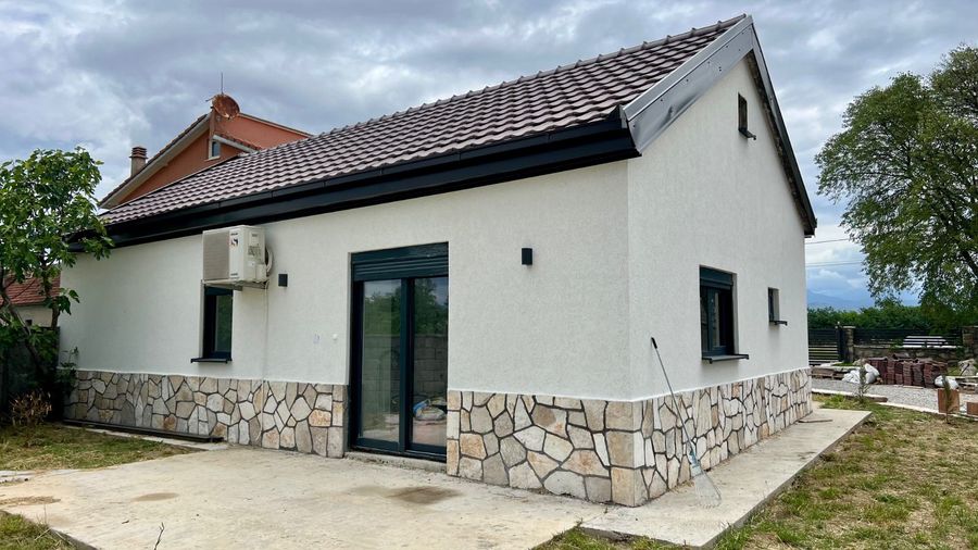 Detached House, Golubovci 3