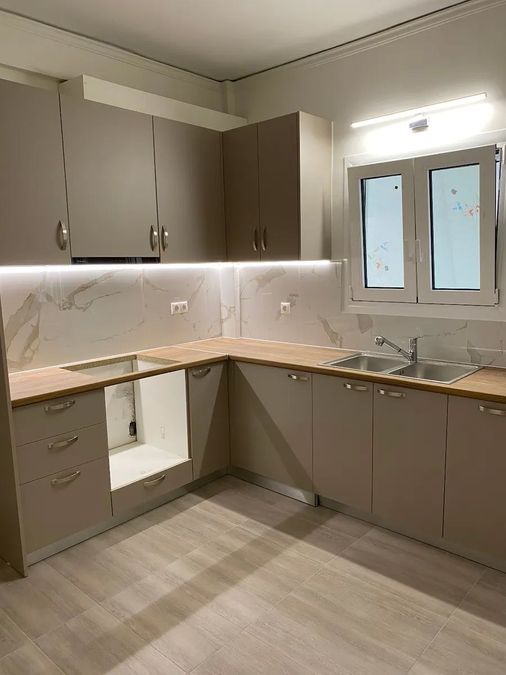 Photo 356440292