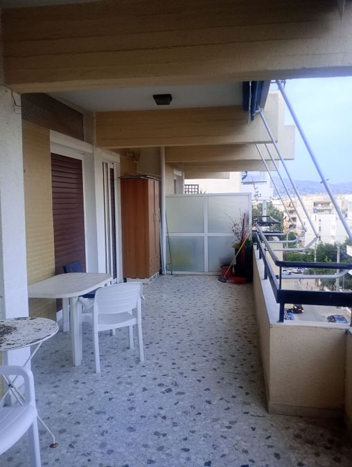 Photo 356537573