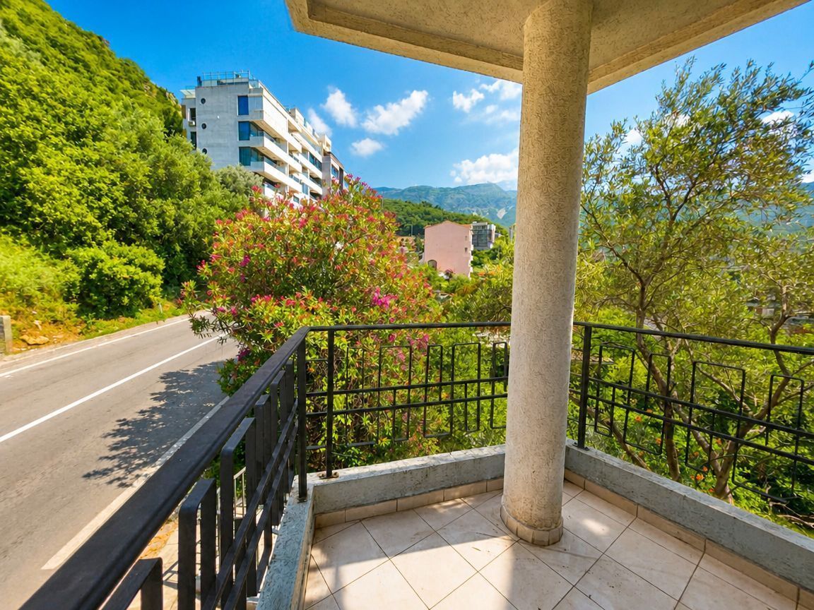 One-room apartment with sea view in Bečići, Budva 6
