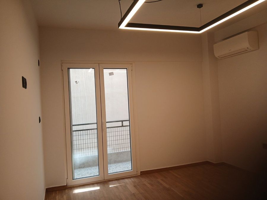 Photo 356736179