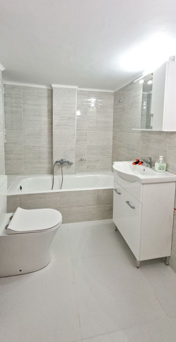 Photo 357578963
