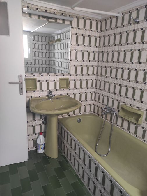 Photo 358236155