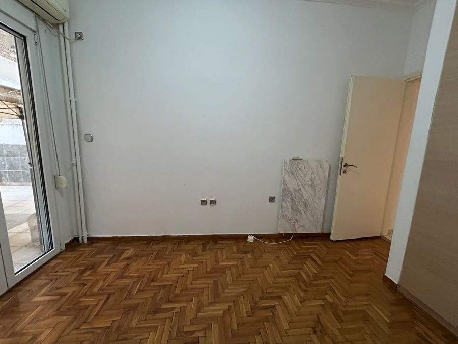 Photo 358391630