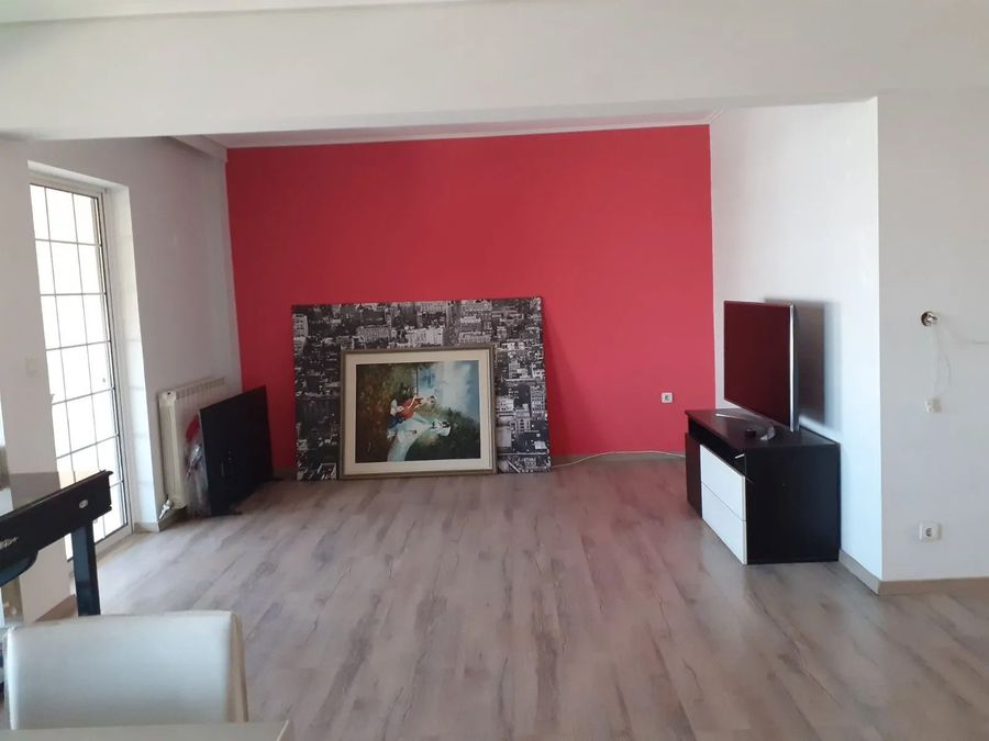 Photo 358395047
