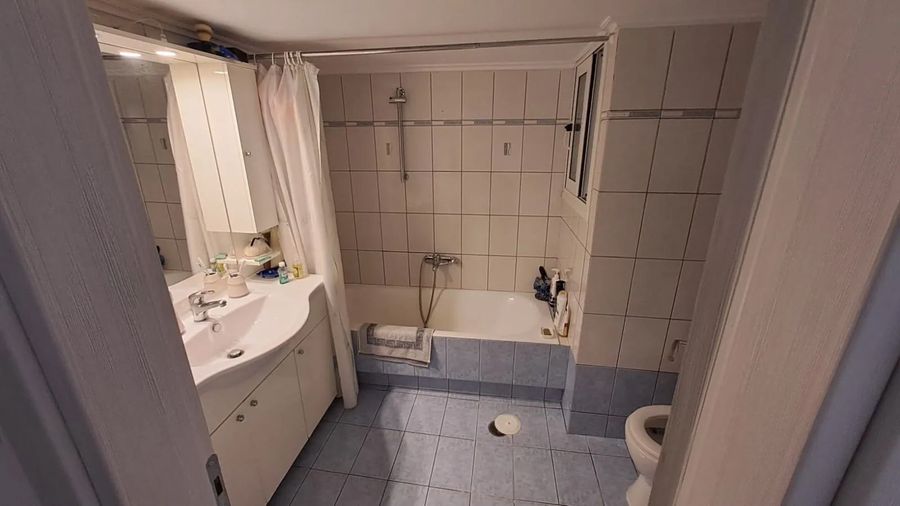 Photo 358395461