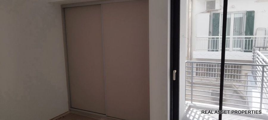 Photo 358988573
