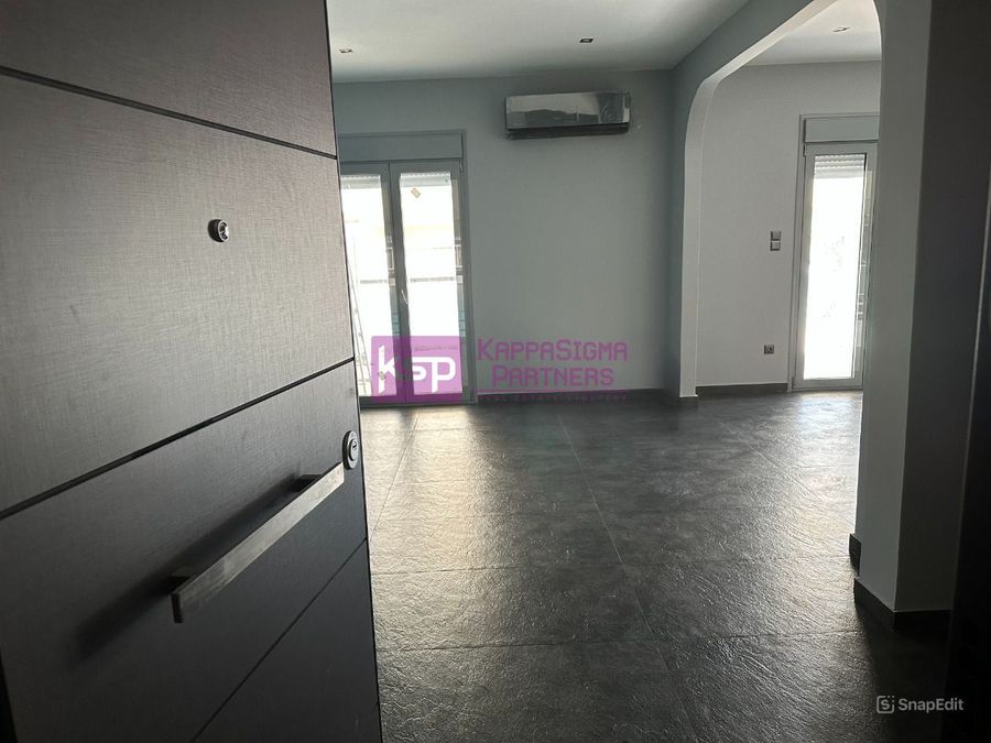 Photo 359972048