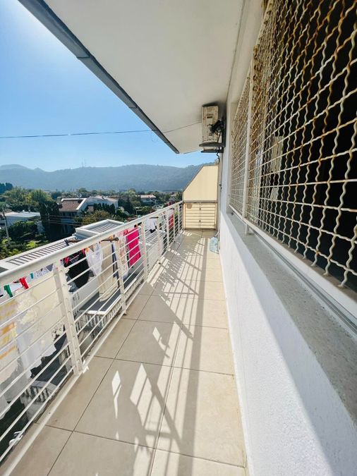 One Bedroom Apartment, Bar