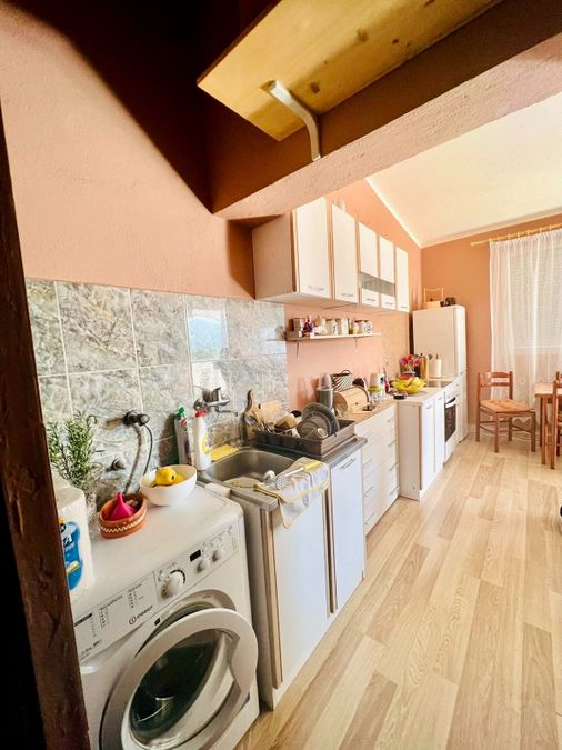 One Bedroom Apartment, Bar 3