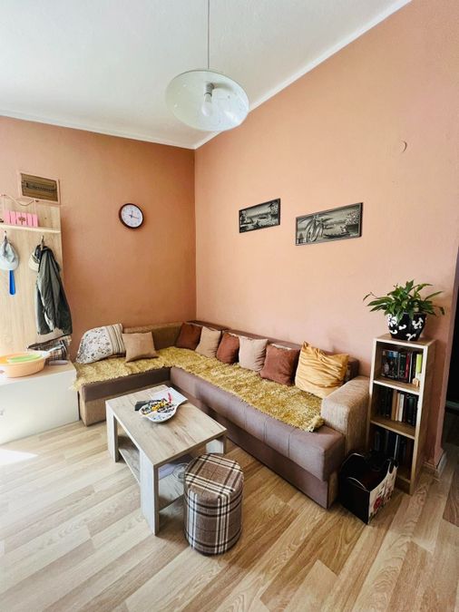 One Bedroom Apartment, Bar 2