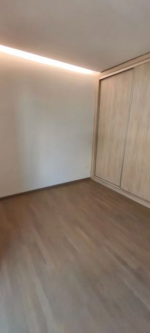 Photo 360210017